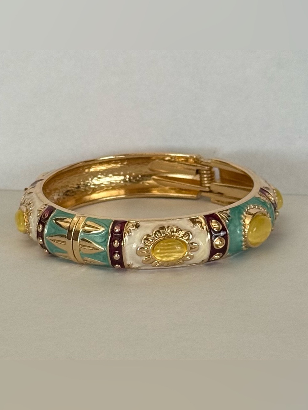 New Vintage-Style Gold Tone Turquoise & Yellow Enamel Hinged Bangle Bracelet
